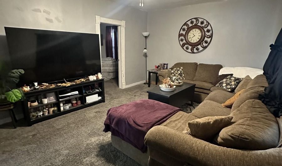 209 E Grove St, Bancroft, NE 68004 - 2 Beds, 1 Bath