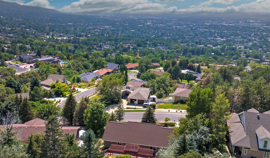 932 N NORTHRIDGE E, Bountiful, UT 84010 - 4 Beds, 3 Bath