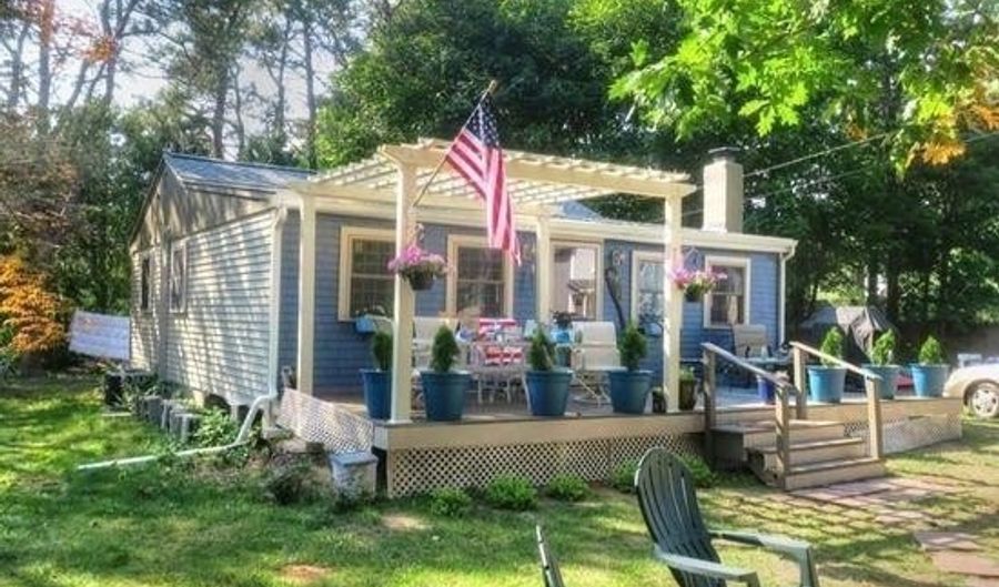 108 Balsam Rd, South Kingstown, RI 02879 - 2 Beds, 2 Bath