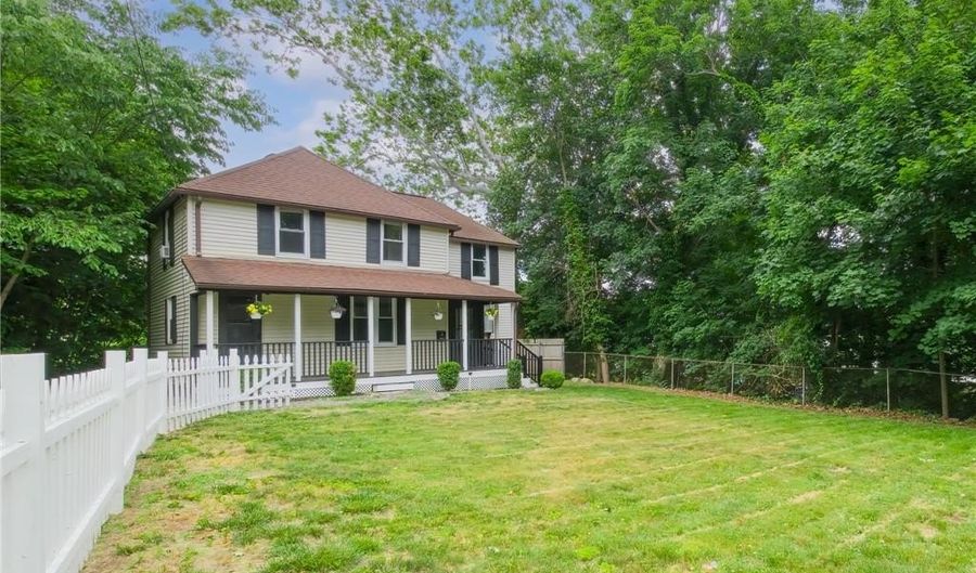 38 Padelford Ave, East Providence, RI 02915 - 3 Beds, 2 Bath