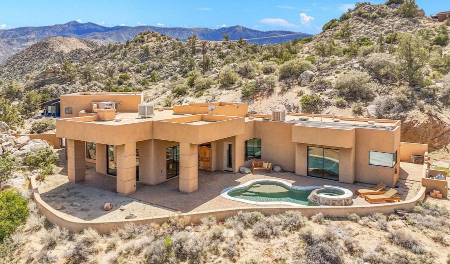 61474 Hanging Rock Ln, Mountain Center, CA 92561 - 3 Beds, 4 Bath
