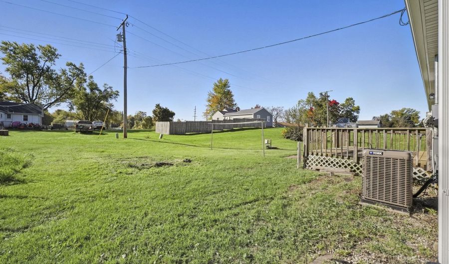 406 W Lincoln St, Ashley, IN 46705 - 3 Beds, 2 Bath