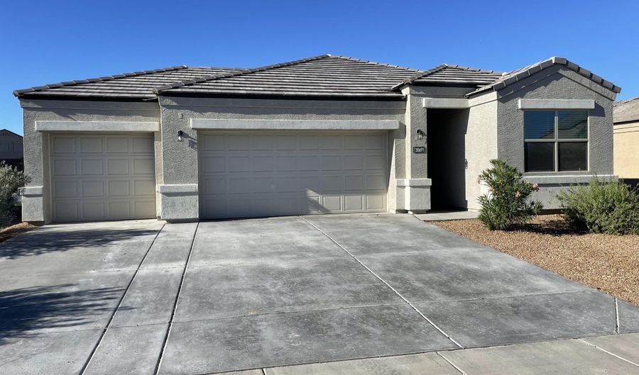 30691 W AMELIA Ave, Buckeye, AZ 85396 - 3 Beds, 2 Bath