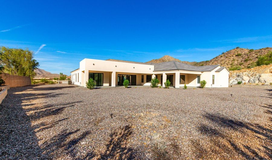 9357 W CANYON VERDE Dr, Casa Grande, AZ 85194 - 6 Beds, 6 Bath