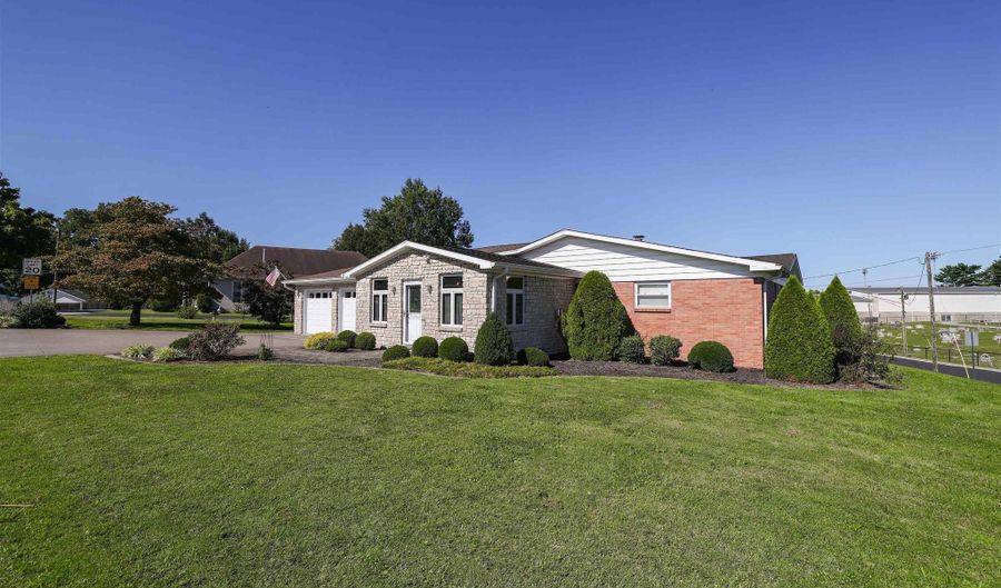 2015 Denson Ave, Bedford, IN 47421 - 3 Beds, 3 Bath