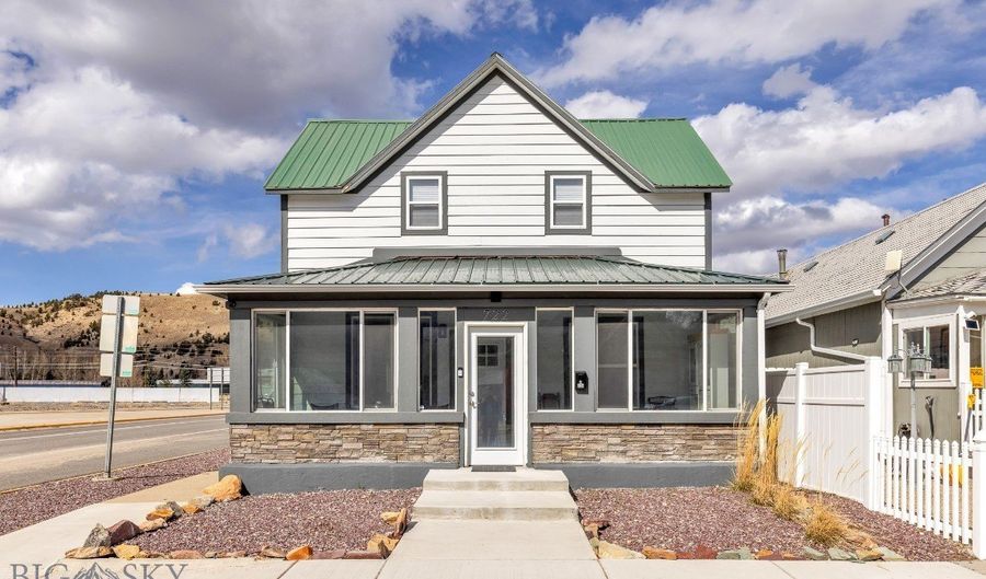 722 W Park, Anaconda, MT 59711 - 3 Beds, 3 Bath