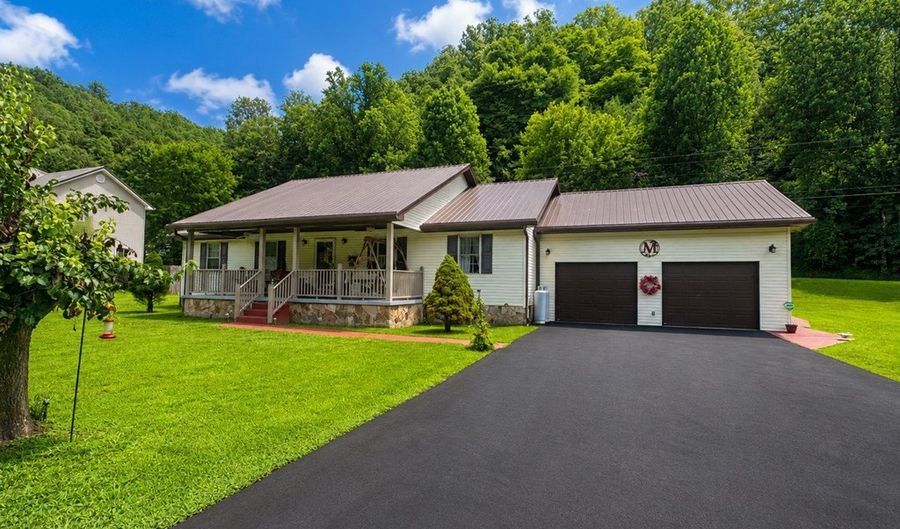76 Holbrook Dr, Banner, KY 41603 - 3 Beds, 2 Bath