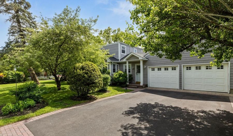 85 Shore Rd, Amityville, NY 11701 - 3 Beds, 3 Bath