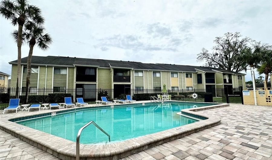 912 LAKE DESTINY Rd F, Altamonte Springs, FL 32714 - 3 Beds, 2 Bath
