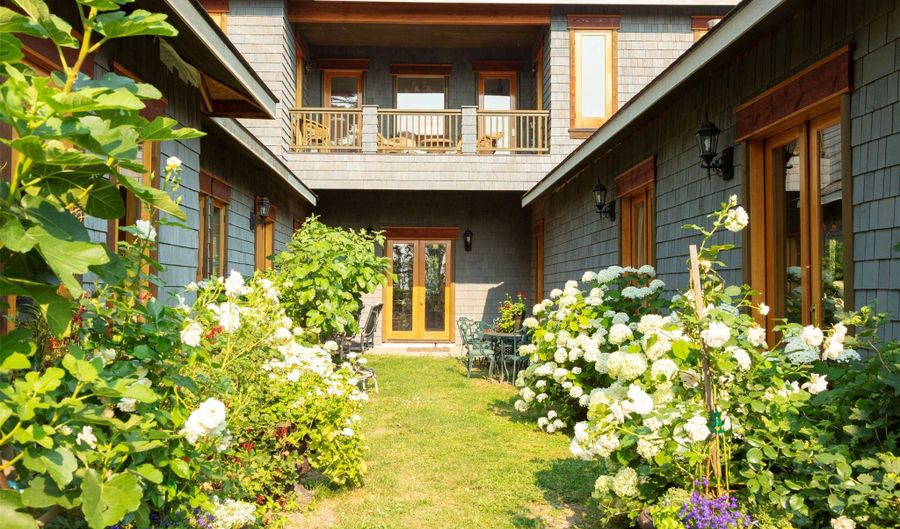21848 Mt Highway 35, Bigfork, MT 59911 - 7 Beds, 6 Bath