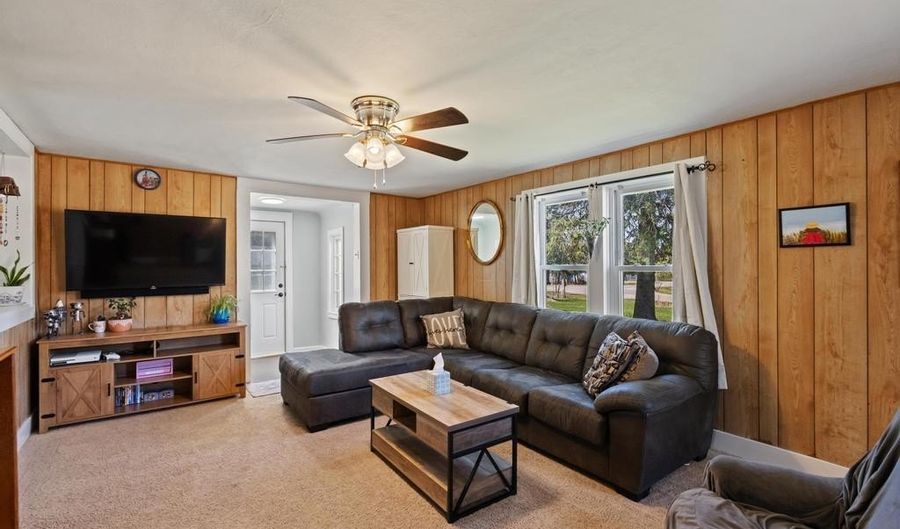 6419 River St, Alanson, MI 49706 - 3 Beds, 1 Bath