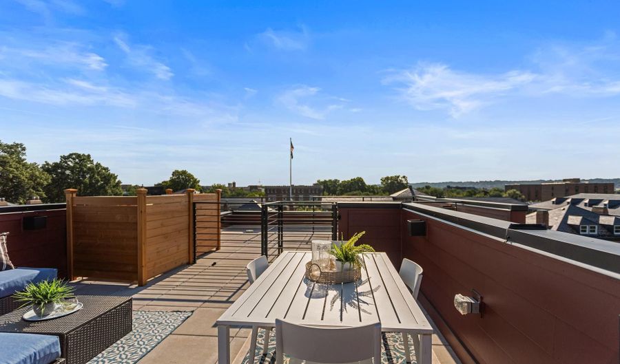 733 8TH St SE 302, Washington, DC 20003 - 2 Beds, 1 Bath