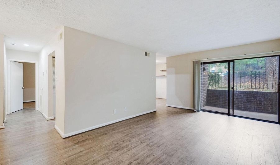 11240 CHERRY HILL Rd #18, Beltsville, MD 20705 - 1 Beds, 1 Bath