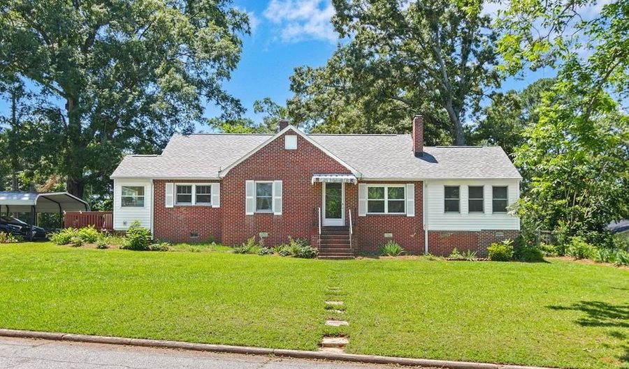 201 Hillcrest, Abbeville, SC 20620 - 3 Beds, 3 Bath