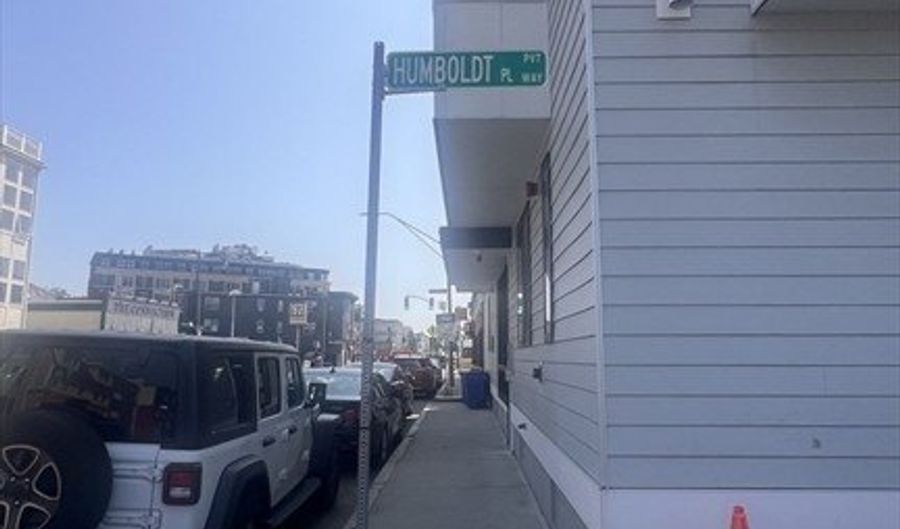 14 Humboldt Pl 1, Boston, MA 02127 - 4 Beds, 3 Bath