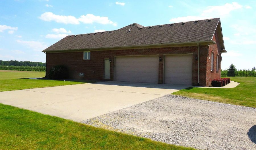 17201 Armada Center Rd, Armada, MI 48005 - 3 Beds, 3 Bath