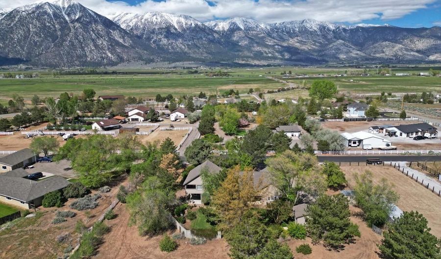 815 Kingsland Ct, Gardnerville, NV 89460 - 3 Beds, 4 Bath