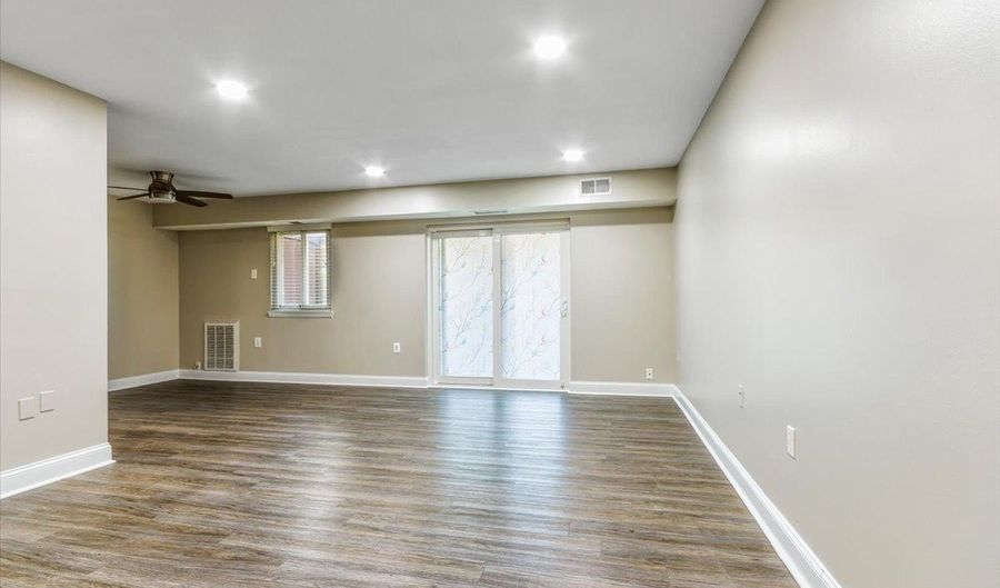 211 VICTOR Pkwy 211D, Annapolis, MD 21403 - 2 Beds, 2 Bath