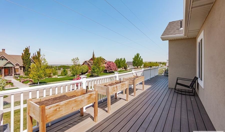 3184 S Chartwell Gdns, Ammon, ID 83406 - 5 Beds, 3 Bath