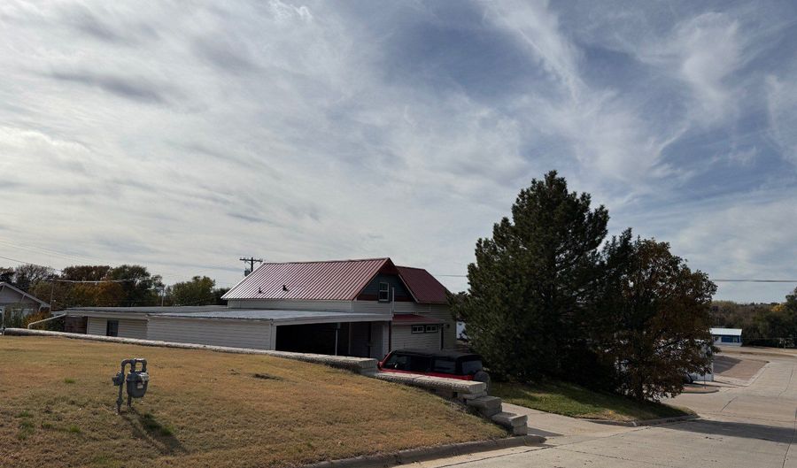 508 N 5th St, Atwood, KS 67730 - 3 Beds, 3 Bath