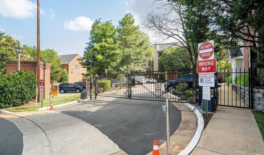 3315 WYNDHAM Cir 2221, Alexandria, VA 22302 - 2 Beds, 2 Bath