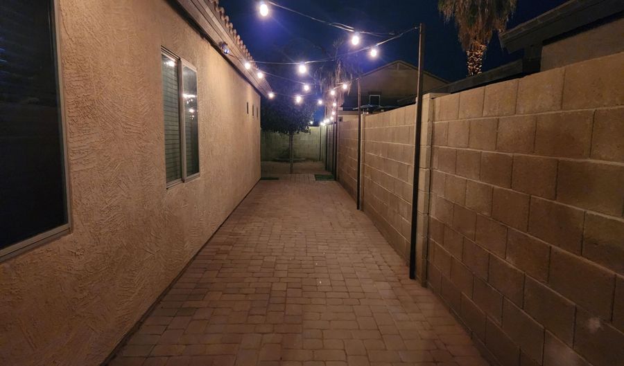 11725 W FLANAGAN St, Avondale, AZ 85323 - 4 Beds, 2 Bath