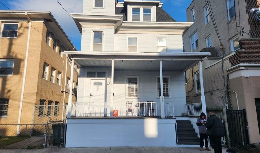 7 N Georgia Ave, Atlantic City, NJ 08401 - 6 Beds, 2 Bath