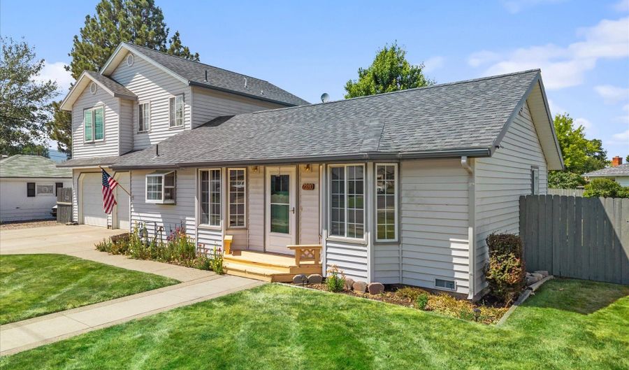 2280 D St, Baker City, OR 97814 - 3 Beds, 2 Bath