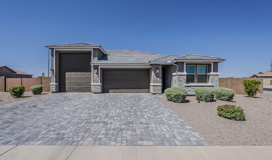 1479 S NAPLES Ct, Casa Grande, AZ 85122 - 3 Beds, 2 Bath