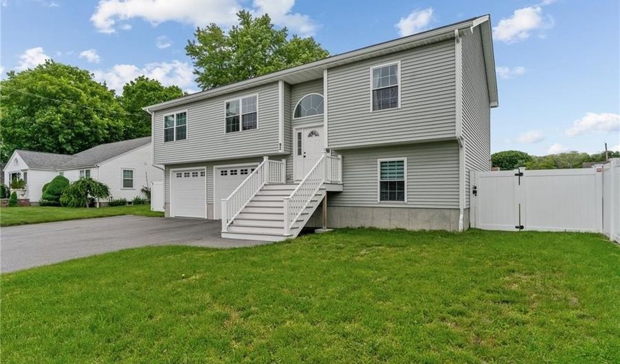 92 Dewolf Ave, Bristol, RI 02809 - 4 Beds, 3 Bath
