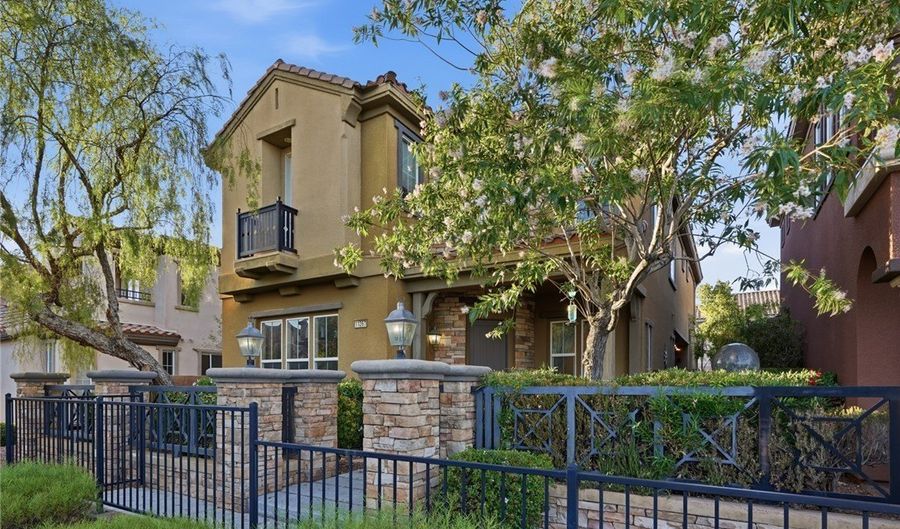 11267 Corsica Mist Ave, Las Vegas, NV 89135 - 4 Beds, 3 Bath