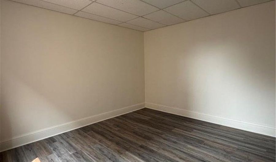 222 S 15th St 2, Allentown, PA 18102 - 2 Beds, 1 Bath