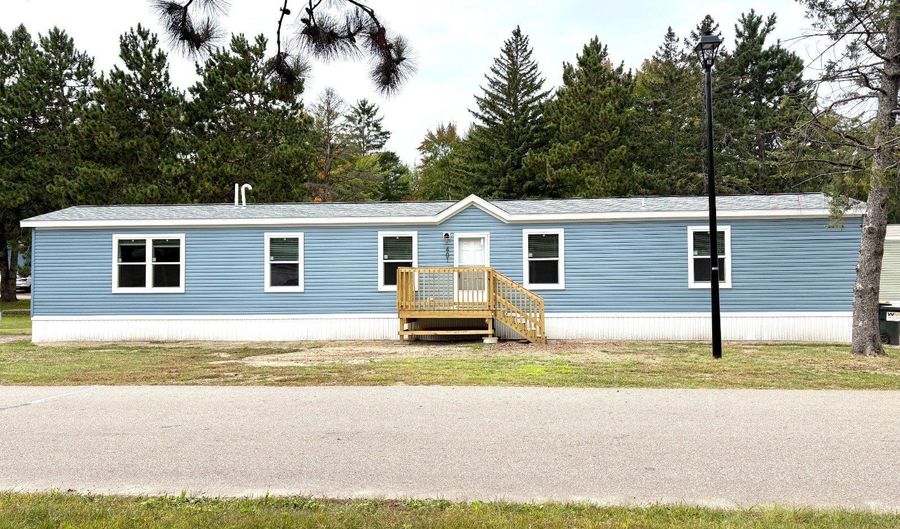 401 Lilly Ln, Altoona, WI 54720 - 3 Beds, 2 Bath