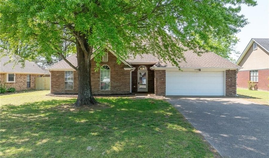 633 Meadowbrook Dr, Alma, AR 72921 - 3 Beds, 2 Bath