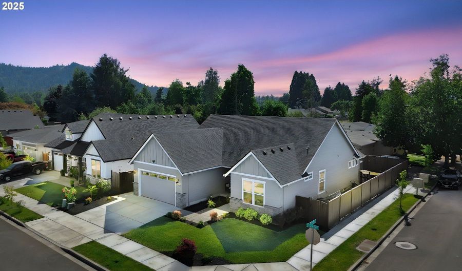 1004 S 46TH St, Springfield, OR 97478 - 4 Beds, 2 Bath