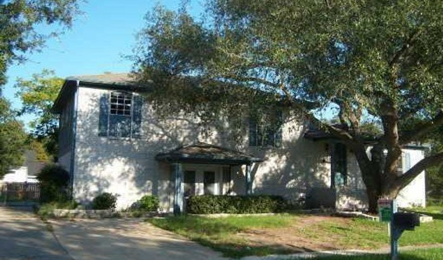 900 Sea Cove St, Pascagoula, MS 39581 - 5 Beds, 4 Bath