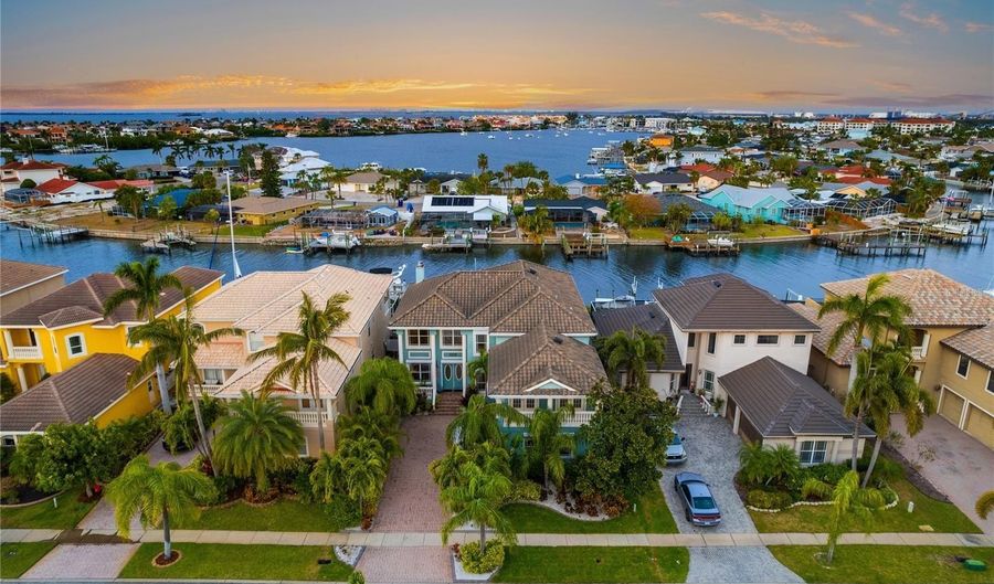 1215 ACAPPELLA Ln, Apollo Beach, FL 33572 - 4 Beds, 3 Bath