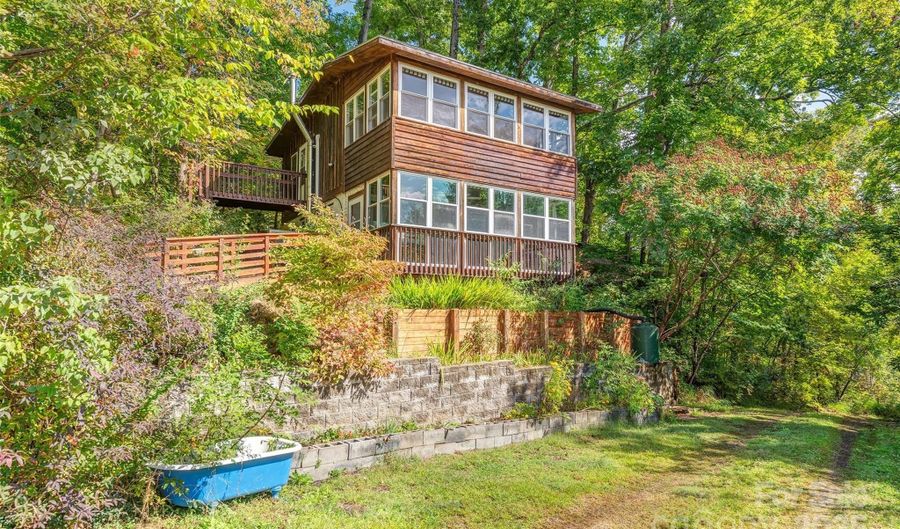 40 Craggy View Ln, Barnardsville, NC 28709 - 1 Beds, 2 Bath