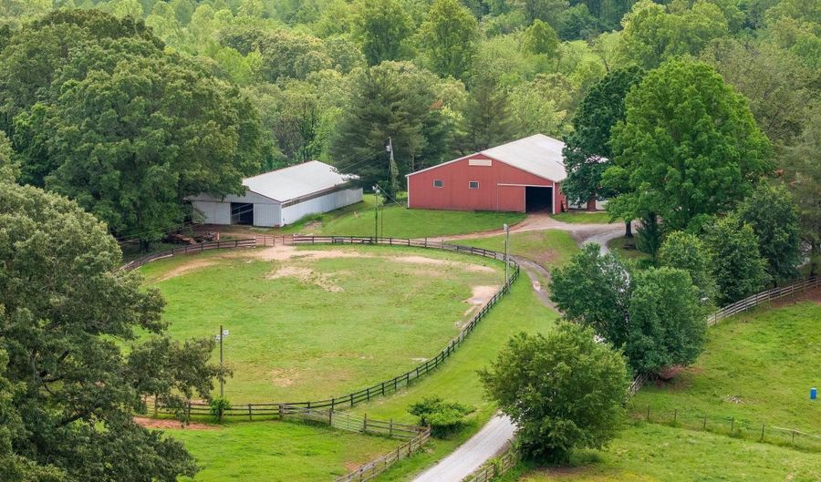2205 S AMHERST Hwy, Amherst, VA 24521 - 2 Beds, 3 Bath