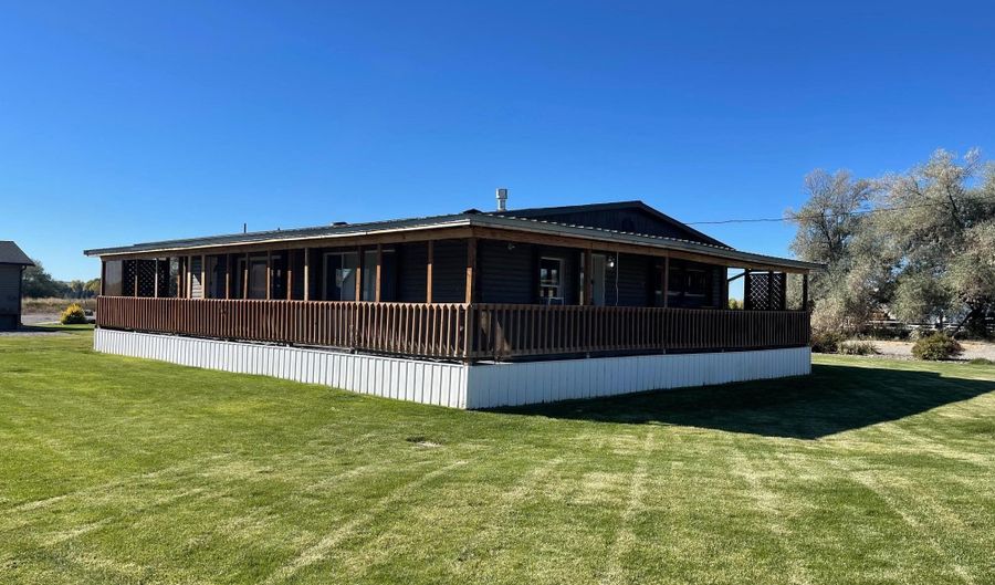 9 E 100 N, Blackfoot, ID 83221 - 5 Beds, 2 Bath