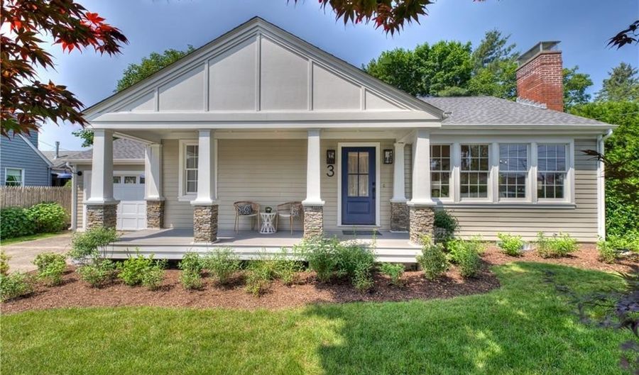 3 Tyler Point Rd, Barrington, RI 02806 - 2 Beds, 2 Bath