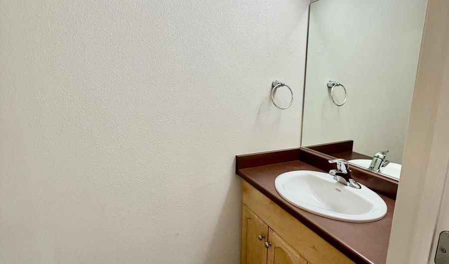 954 Courtyard Cir, Arcata, CA 95521 - 2 Beds, 3 Bath