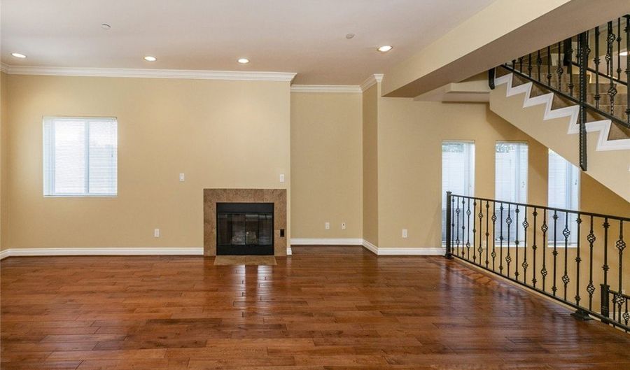 5241 Colodny Dr 301, Agoura Hills, CA 91301 - 3 Beds, 3 Bath