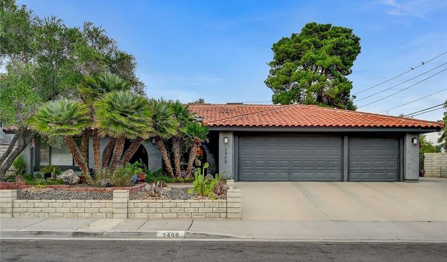 2400 La Solana Way, Las Vegas, NV 89102 - 3 Beds, 2 Bath