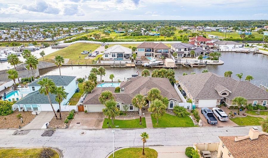 122 Bay Ct, Aransas Pass, TX 78336 - 3 Beds, 4 Bath