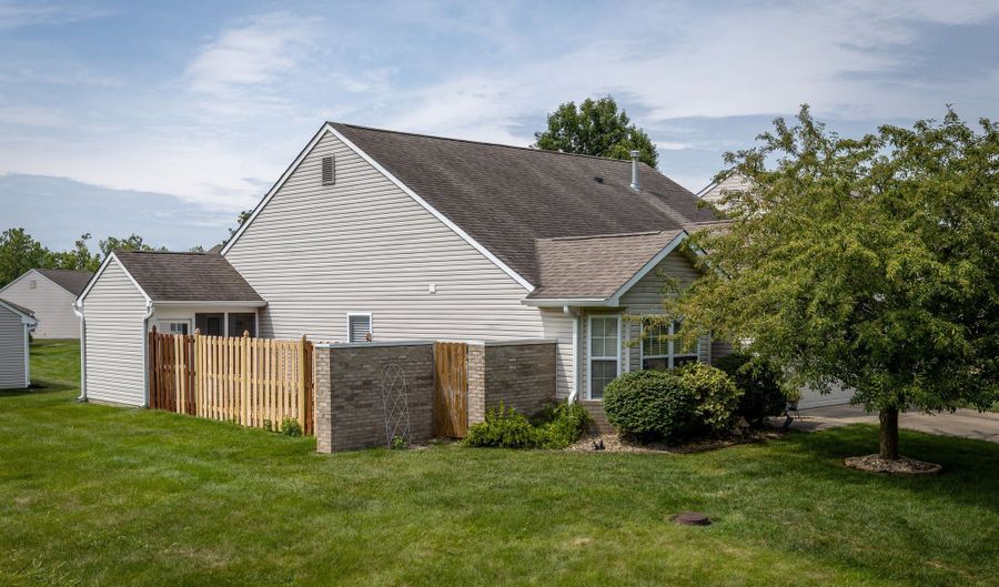 8199 Overbrooke Ln, Avon, IN 46123 - 3 Beds, 2 Bath