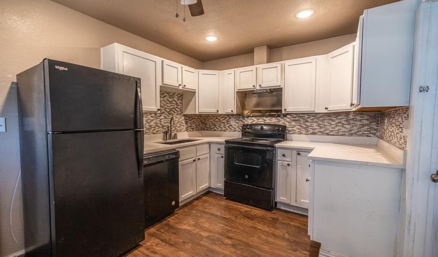 203 W Purdom Ave, Alvarado, TX 76009 - 3 Beds, 2 Bath