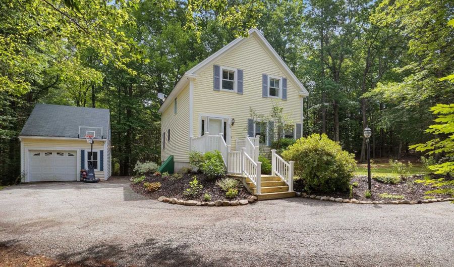 12 Dominic Dr, Barrington, NH 03825 - 3 Beds, 2 Bath