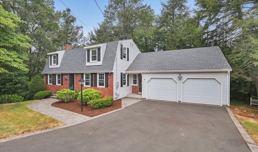 77 Hemlock Rdg, Berlin, CT 06037 - 3 Beds, 3 Bath