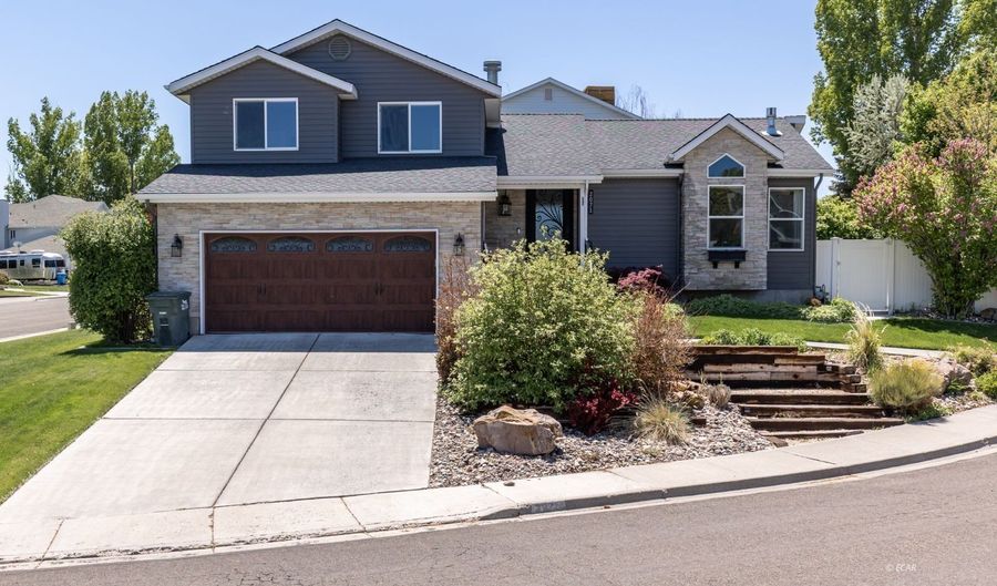 2071 Russell Dr, Elko, NV 89801 - 4 Beds, 3 Bath